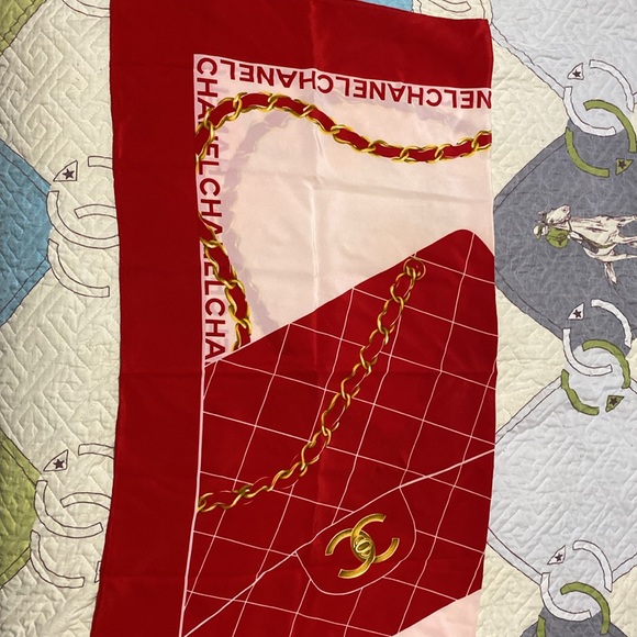 CHANEL RED & WHITE SILK PRINTED FLAP BAG SCARF - Authentic - Picture 3 of 11